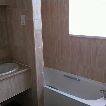 The Town & Country Penzion 3*